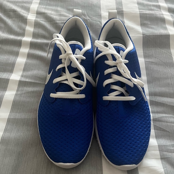 Nike Golf Sneakers. Royal blue and white. Size 8 - Picture 3 of 6
